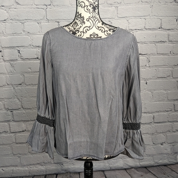 Gap Women's Long Flare Sleeve Chambray Size Medium popover Top Keyhole Back b12 - Picture 1 of 10